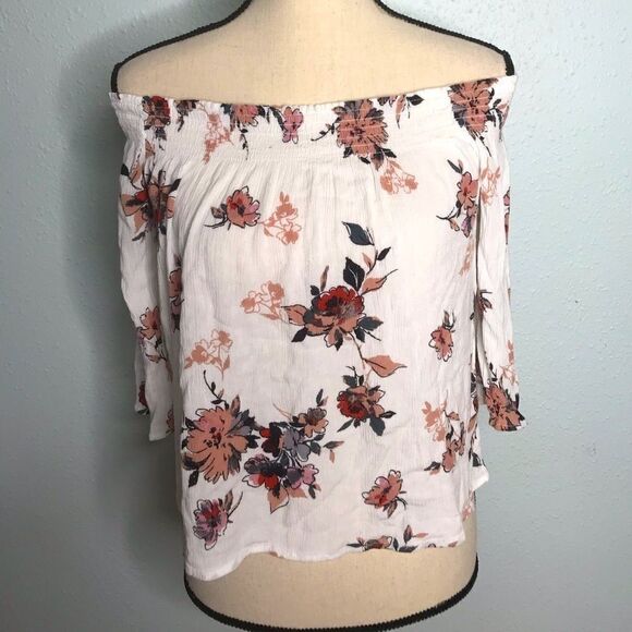Adorable Floral Off the Shoulder Crop Top - Picture 1 of 8